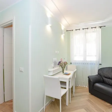 Carpe Diem: Center With Sea Proximity Apartment