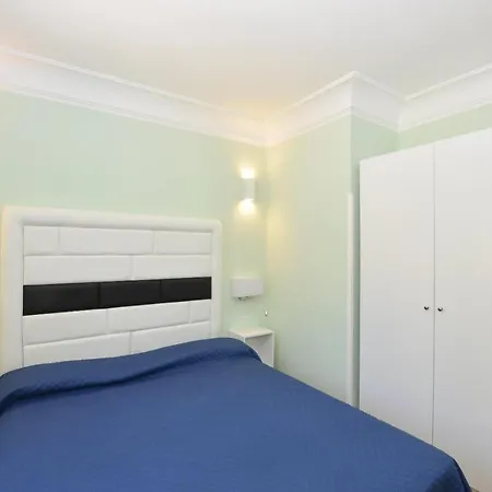 Carpe Diem: Center With Sea Proximity Apartment